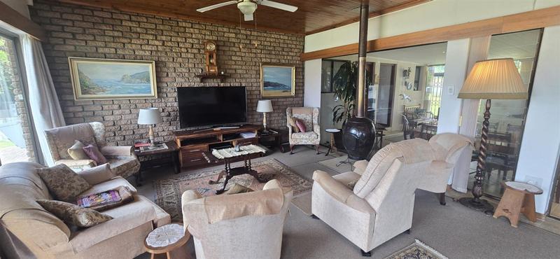 4 Bedroom Property for Sale in Outeniqua Strand Western Cape